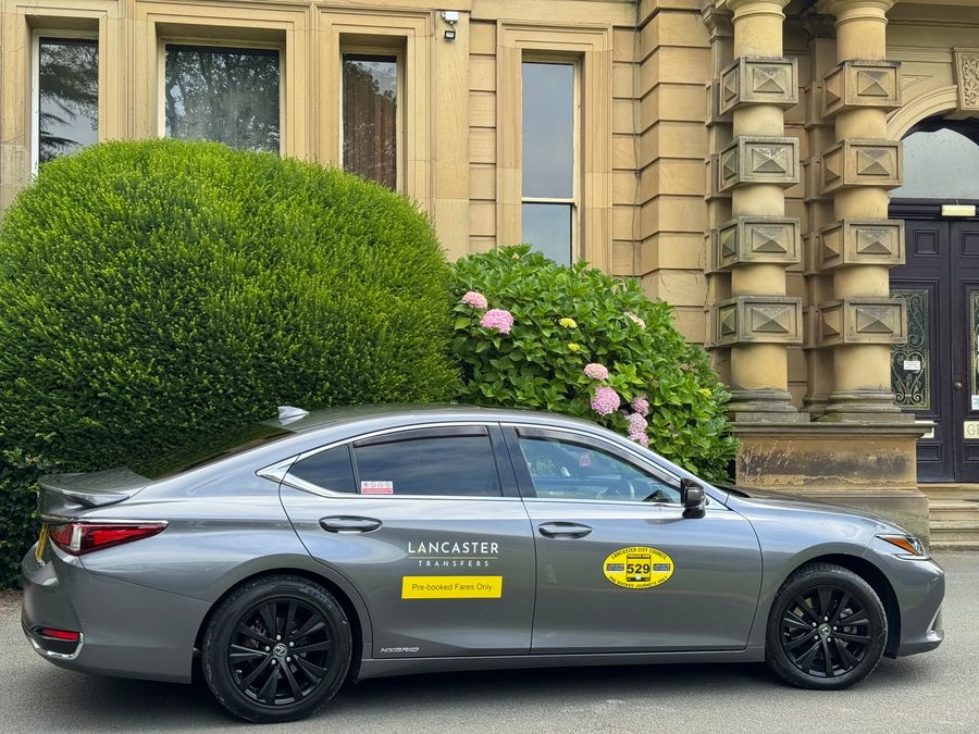 Lancaster Transfers Lexus ES executive saloon